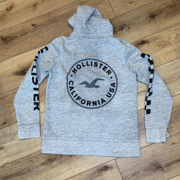 Hollister Light Gray Hoodie with Black Details - Picture 7 of 7